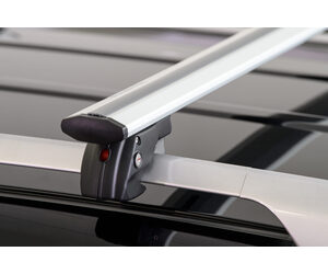 MENABO ΜΠΑΡΕΣ ΟΡΟΦΗΣ ΑΛΟΥΜΙΝΙΟΥ JACKSON XL SILVER 135 cm ΣΕ ΑΣΗΜΙ ΧΡΩΜΑ ΓΙΑ Volkswagen Caddy (2K) Life / Maxi Life / Panel 2010>2015 ΜΕ RAISED RAILS (Παράλληλες Μπάρες με Κενό) - 2 ΤΕΜ. (11290/MB)