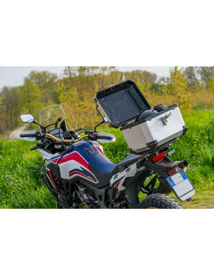 Lampa – Βαλιτσάκι Μοτοσυκλέτας T-Box 45L Ασημί για Άνετη Μεταφορά Εξοπλισμού με Σύστημα Γρήγορης Απελευθέρωσης – 1 Τεμ. (9166.8-LM)