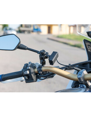 Αδιάβροχος Φορτιστής Κινητού Trek X 12/24V 48W της σειράς Optiline με 2 θύρες USB Type A και USB Type C, Καλώδιο 180 cm, Βύσμα SAE και Ακροδέκτες, Ασφάλεια, Αδιαβροχοποίηση IPX6, συμβατό με Βάσεις Στήριξης, Θήκες ή Αντάπτορες Κινητού Optiline