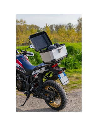 Lampa – Βαλιτσάκι Μοτοσυκλέτας T-Box 45L Ασημί για Άνετη Μεταφορά Εξοπλισμού με Σύστημα Γρήγορης Απελευθέρωσης – 1 Τεμ. (9166.8-LM)