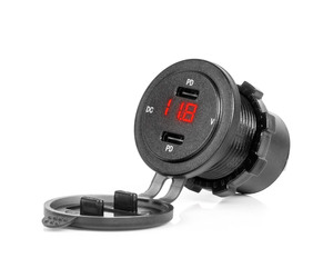 Amio - ΠΡΙΖΑ ΜΕ 2 ΘΥΡΕΣ USB-C ΚΑΙ ΨΗΦΙΑΚΟ ΒΟΛΤΟΜΕΤΡΟ ΜΕ ΚΑΠΑΚΙ 12/24V ΑΔΙΑΒΡΟΧΗ ΜΕ ΚΟΚΚΙΝΗ LED ΕΝΔΕΙΞΗ ΜΑΥΡΗ - 1 Τεμ. (04225/AM)