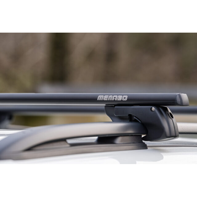 MENABO ΜΠΑΡΕΣ ΟΡΟΦΗΣ ΑΛΟΥΜΙΝΙΟΥ SHERMAN XL BLACK 135 cm ΣΕ ΜΑΥΡΟ ΧΡΩΜΑ ΓΙΑ Citroen C-Crosser 5 doors 2007>2012 ΜΕ RAISED RAILS (Παράλληλες Μπάρες με Κενό) - 2 ΤΕΜ. (12290/MB)