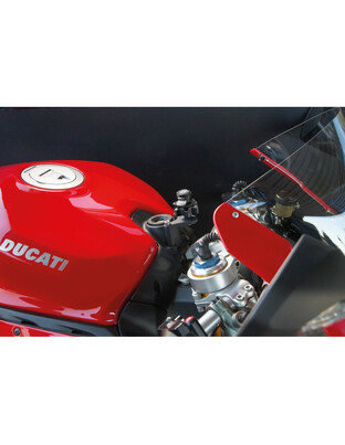 Βάση Στήριξης Κινητού Panigale της σειράς Titan Optiline για τις Βίδες στην Μίζα στο Τιμόνι Μηχανής Panigale 899, 959, V2, 1199, 1299, V4 με σύστημα Duolock, συμβατή με Θήκες ή Αντάπτορες Κινητού Optiline