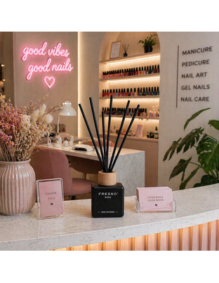 Fresso - Αρωματικό Χώρου με Στικ Molise 100 ml Premium Home Reed Diffuser με FlowScent, Μαύρο Γυάλινο Μπουκάλι και Μαύρα Στικ από Fiberglass - 1 Τεμ. (390020/FRE)